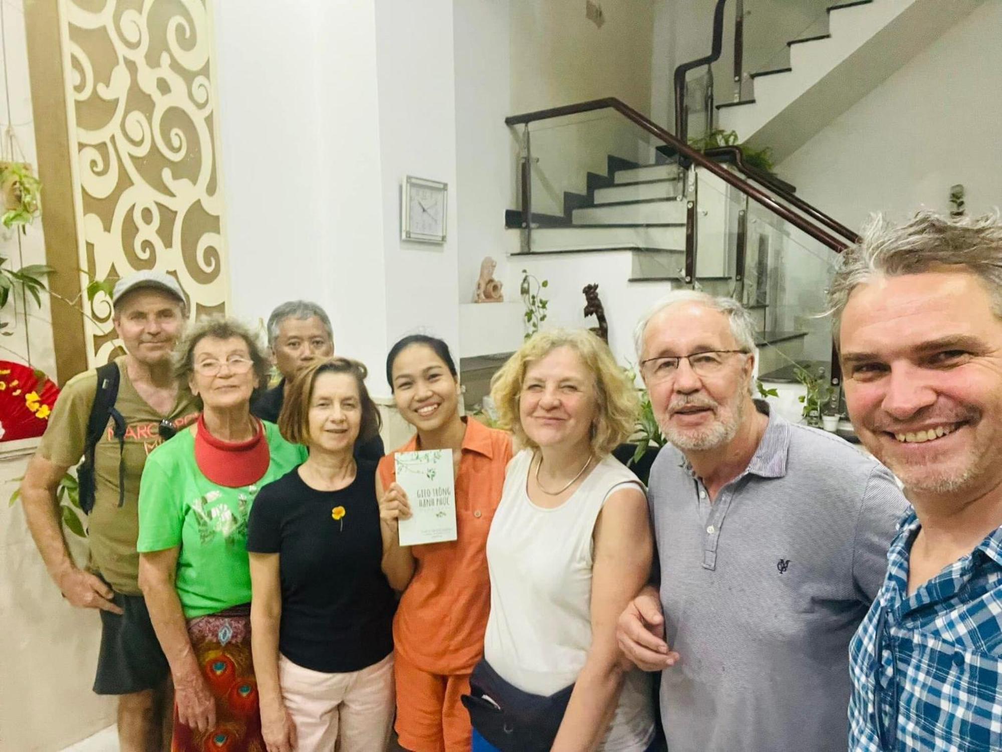 Hello Saigon Homestay Хошимин Экстерьер фото